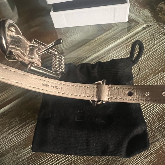 Givenchy NIB voyou metallic unisex leather bracelet with silver tone hardware - Picture 7 of 7